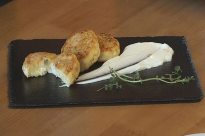 Рецепт сырников с грушей и сыром дорблю